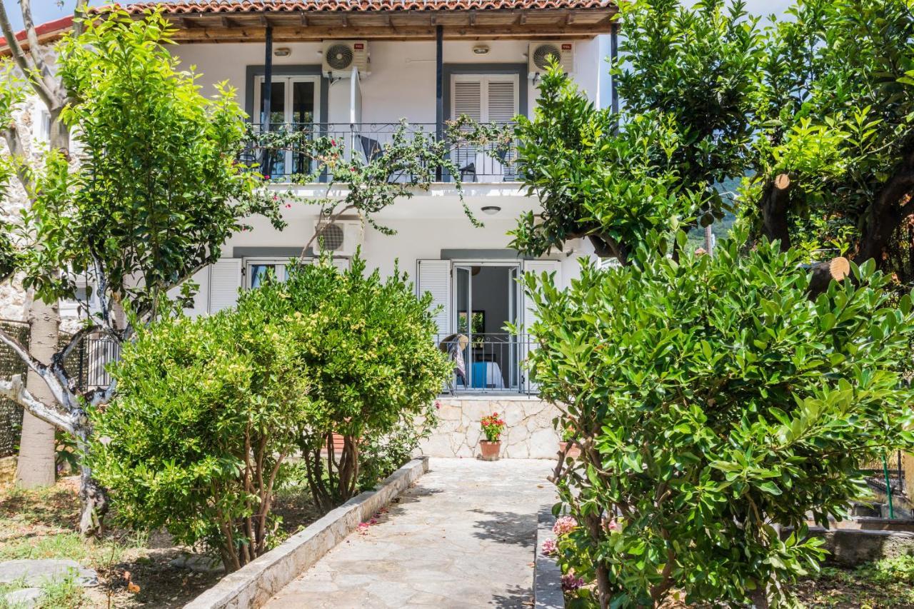 Irini Apartments And Studios Agios Gordios  Exterior foto
